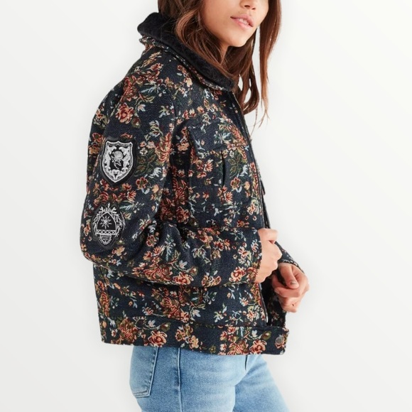 Blank NYC Jackets & Blazers - Blank NYC Navy Floral Tapestry Quilted Flight Bomber Jacket Size Large